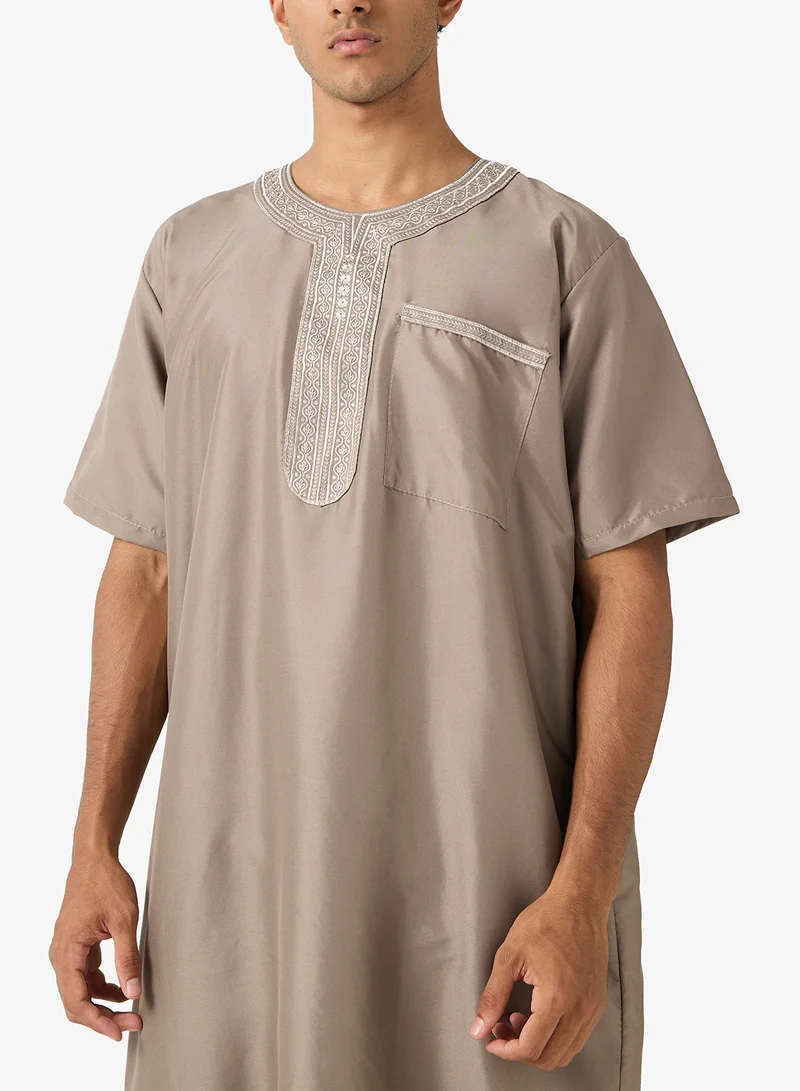 Robert Wood  Round Neck Classic Thobe for Men | Best Price UAE